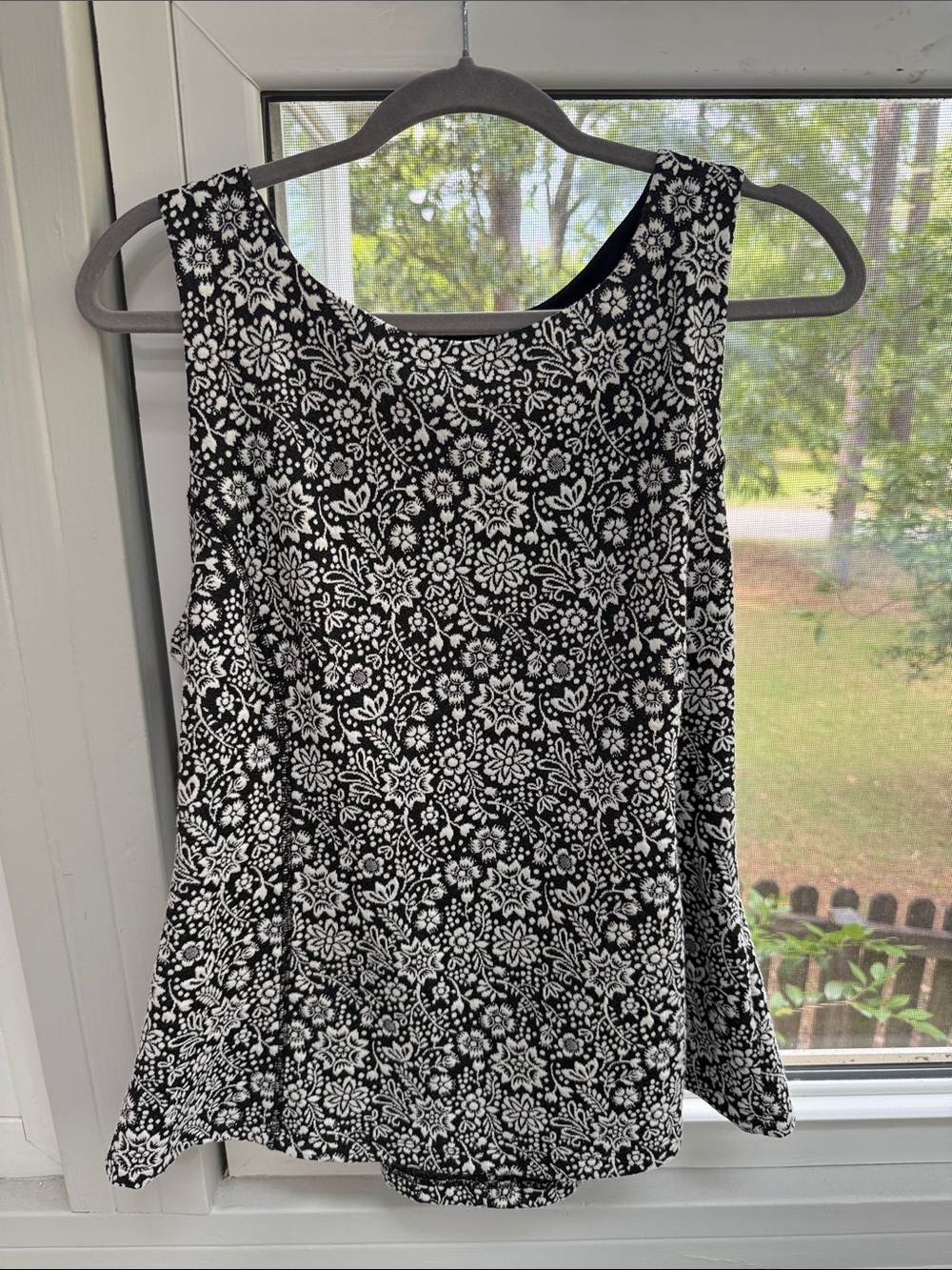 Vanessa Virginia for Anthro Women’s Black & White Floral Scoop Tank Top